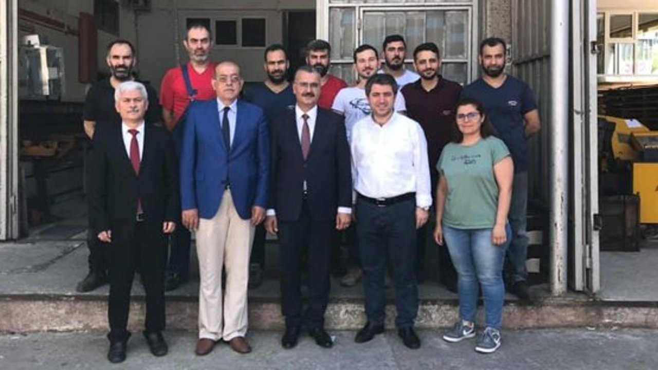 İstanbul’daki Kargılıları iş yerinde ziyaret etti