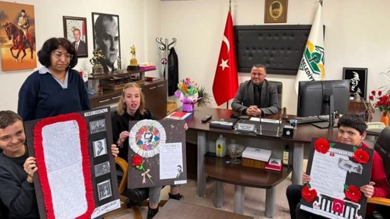 Özel eğitim sınıfı öğrencilerinden ‘Atatürk'ü Anma’ temalı anlamlı eser