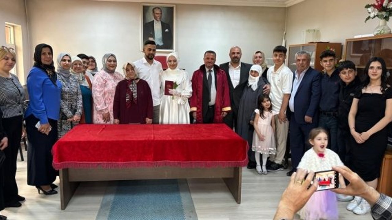 Bülbül ve Kodal Ailelerinin Mutlu Günü: İrem ile Kenan hayatlarını birleştirdi