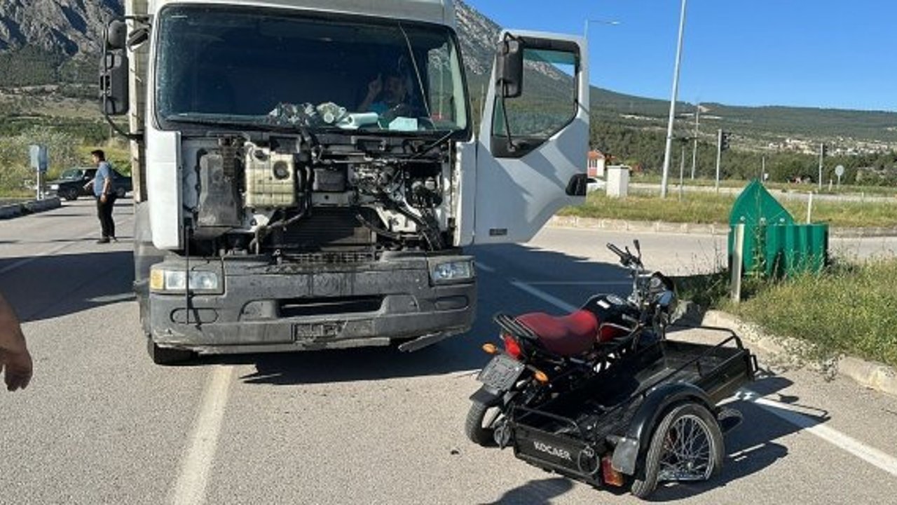 Kargı TOKİ Kavşağında Kaza: 1 Kişi Yaralandı