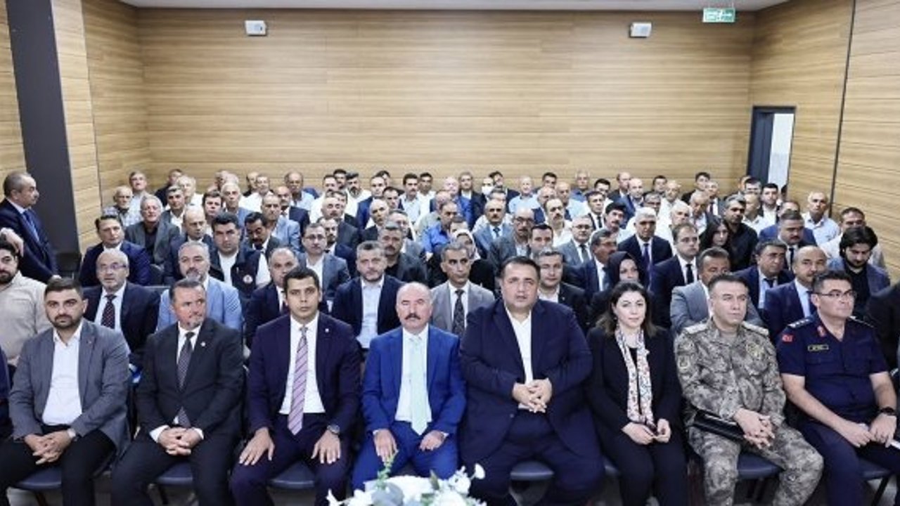 Kargı’da önemli buluşma: Vali Ali Çalgan muhtarlarla bir araya geldi