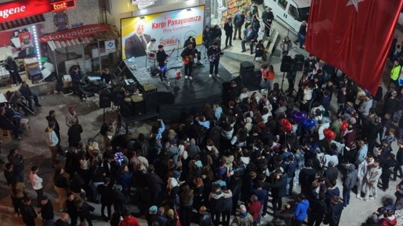 Artık Beş Grubu Kargı’da müzik ziyafeti sundu