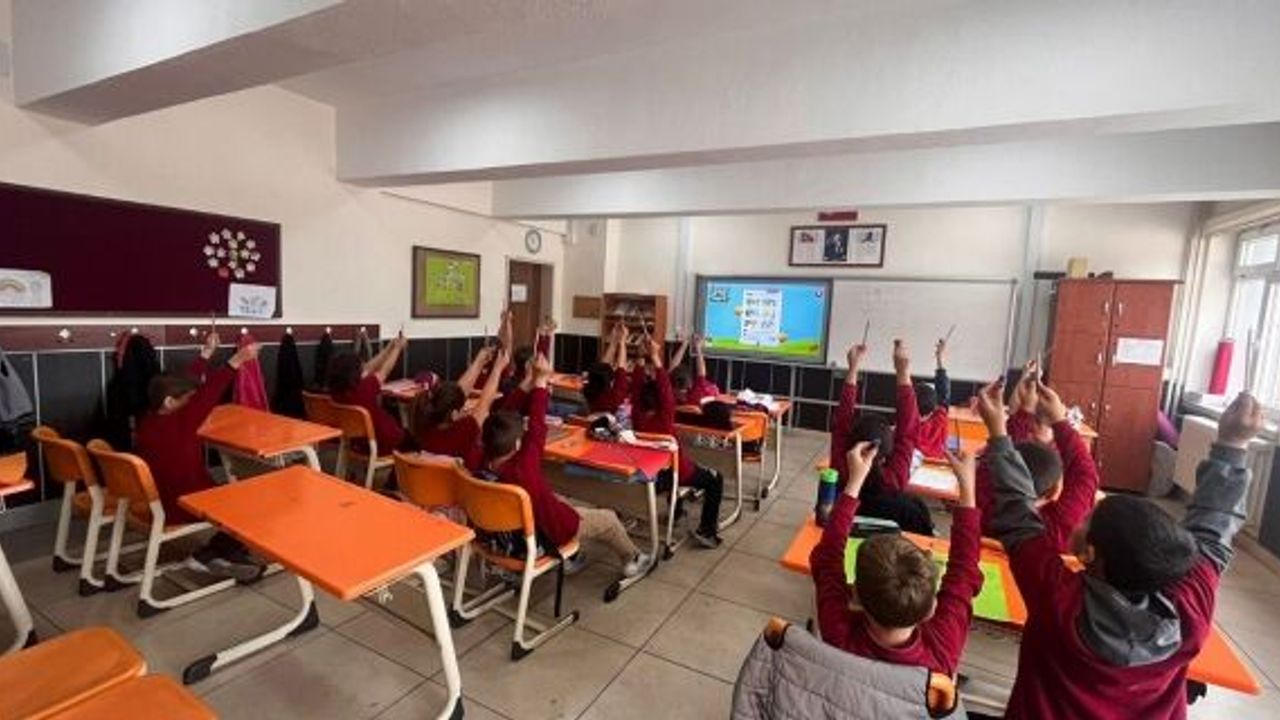 Kargı’da “Felsefeyle Farkındalık, Yeşil Bilinç, Temiz Çevre” projesi uygulandı