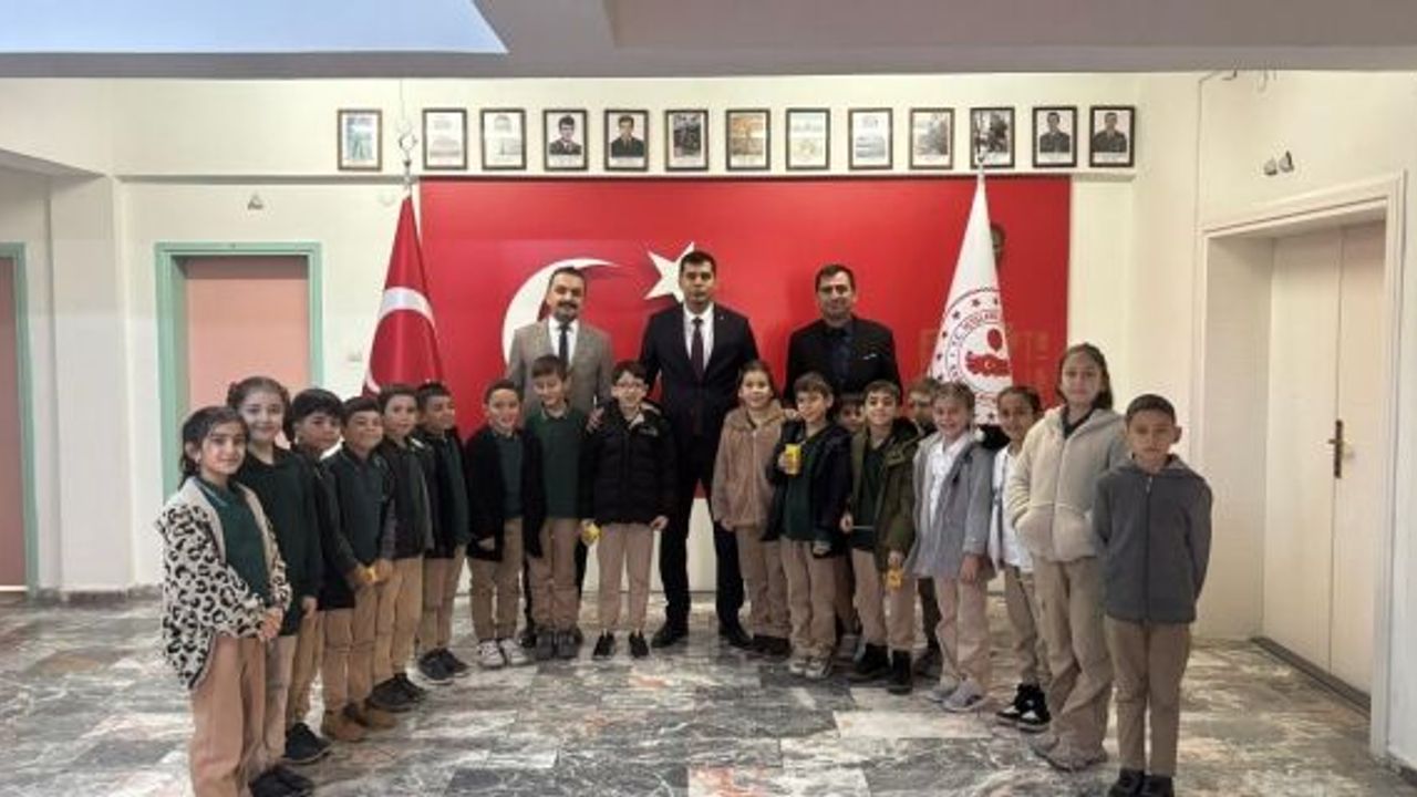 Öğrenciler yöneticileri makamlarında ziyaret ederek meslekleri yerinde öğrendi