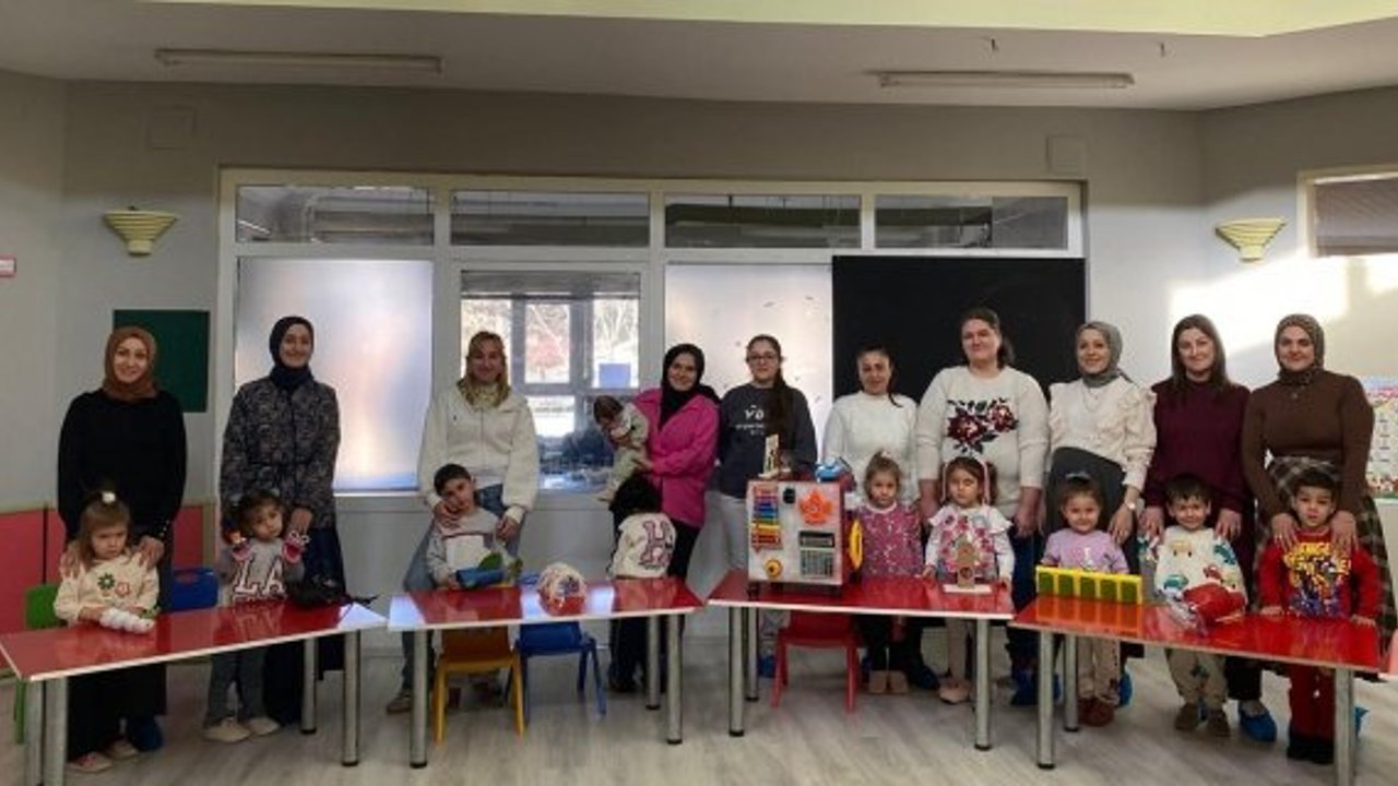 Kargı’da minik eller geri dönüşümle oyuncak tasarladı