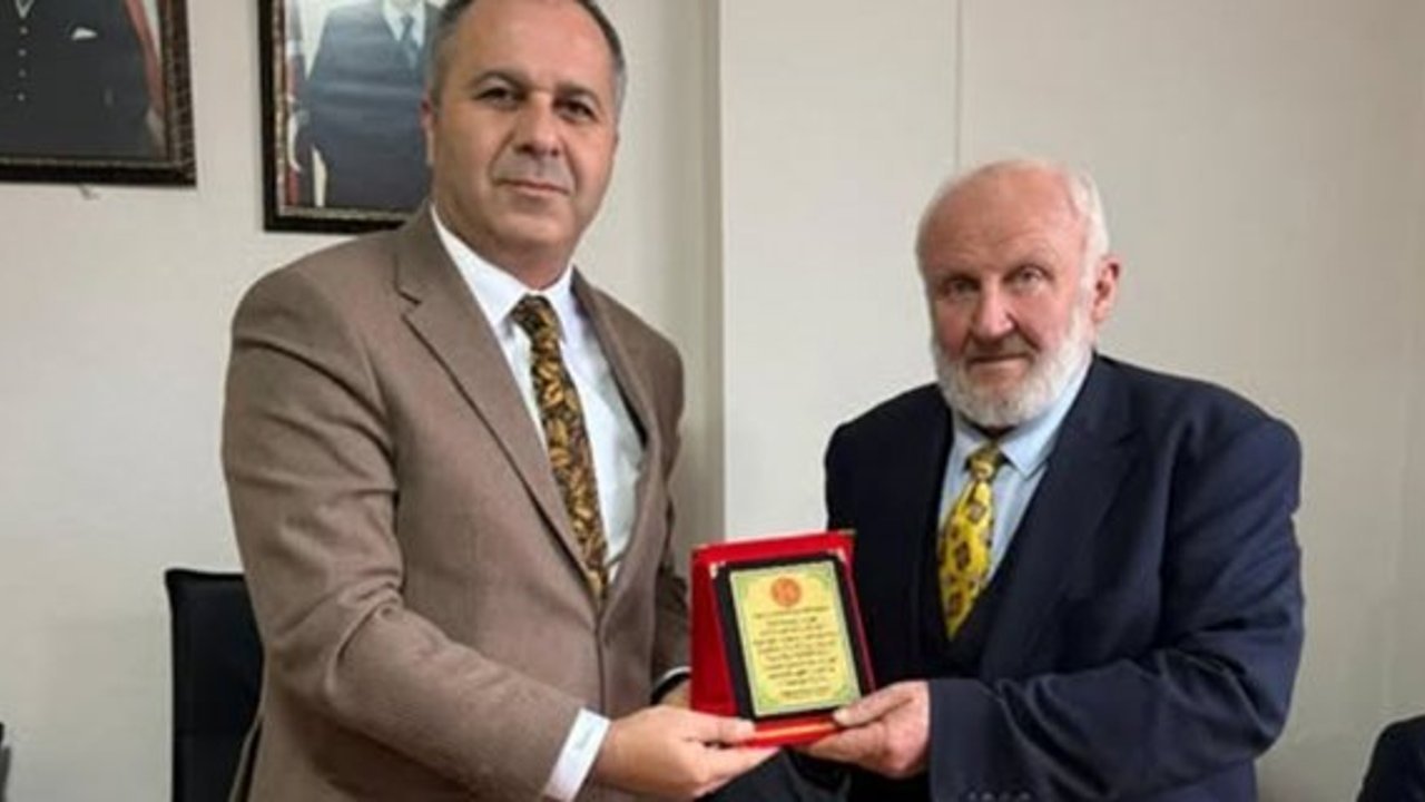 MHP İl Başkanı Çıplak'tan Erdoğan’a teşekkür plaketi