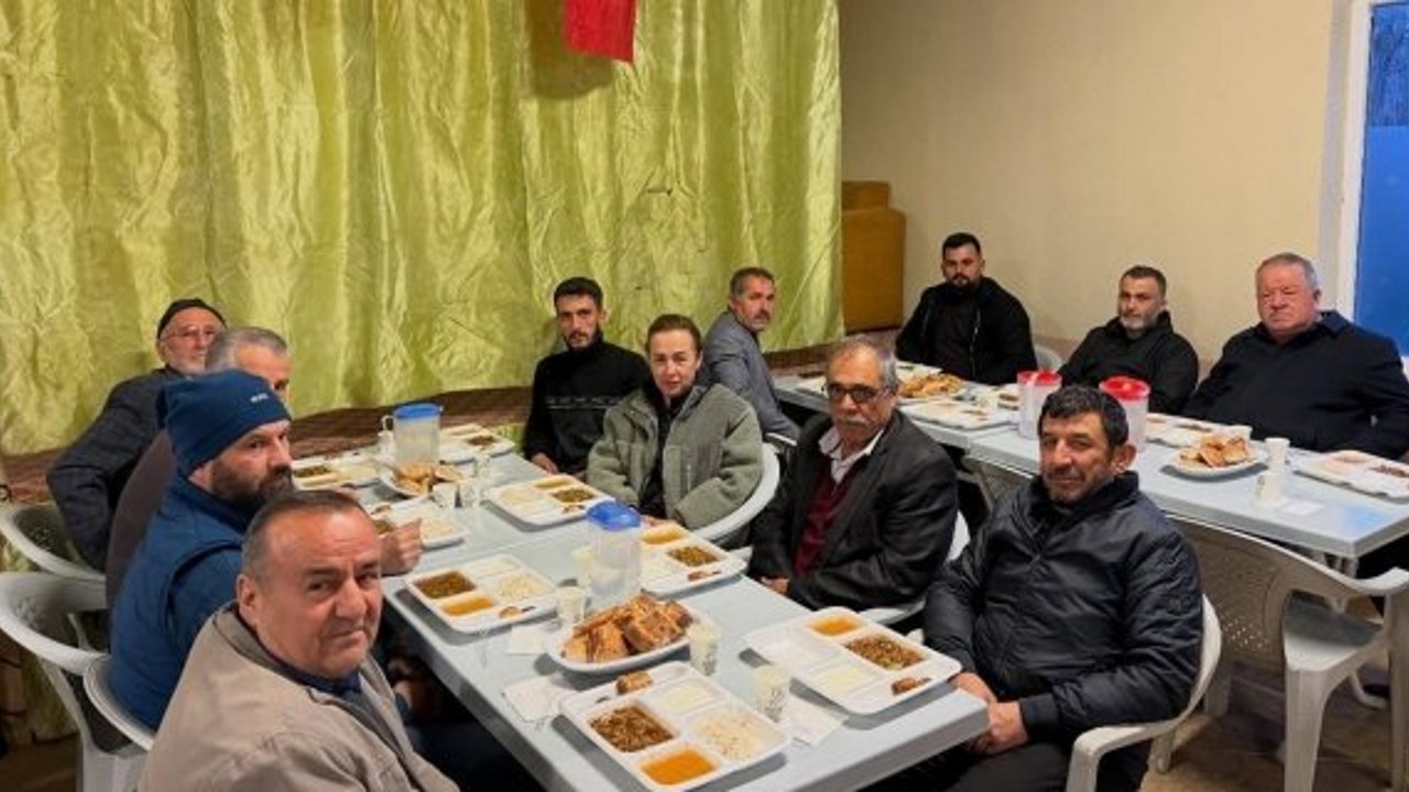 AK Parti İlçe Başkanı Demiral Yeşilköy’de iftara katıldı