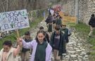 Öğrencilerden orman için farkındalık yürüyüşü