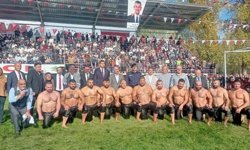 Kargı Panayırı Yağlı Güreşleri nefes kesti: Mustafa Taş, 2025 yılı Başpehlivanı oldu