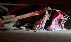 Kargı'da kamyon devrildi: 1 kişi yaralandı