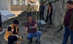 Kargı’da okul bahçesine peyzaj desteği