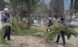 Kabristan’da bahar temizliği gerçekleştirildi