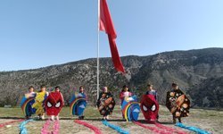 Kargı’da minik öğrencilerden uçurtma şenliği