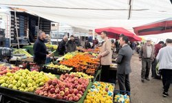 Kaymakam Akman’dan pazar esnafına ziyaret