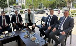 Kargı Protokol üyeleri halkla bayramlaştı