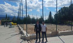 Kargı'da yapımı devam eden halı sahalar incelendi