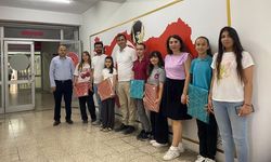 Murat Peker, dereceye giren öğrencileri ödüllendirdi