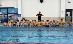 Kargılı öğrenciler Tosya'da havuzda serinledi