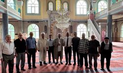 Ahlatcı, vatandaşlarla cuma namazında buluştu