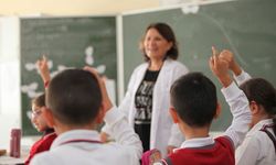 Öğretmenlere mazerete bağlı yer değişikliği duyurusu