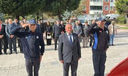Kargı'da 29 Ekim Cumhuriyet Bayramı dolayısıyla çelenk sunuldu