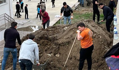 Cumhuriyet İlkokulu/YBO’da çevre düzenlemesi yapıldı