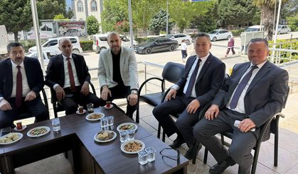 Kargı Protokol üyeleri halkla bayramlaştı