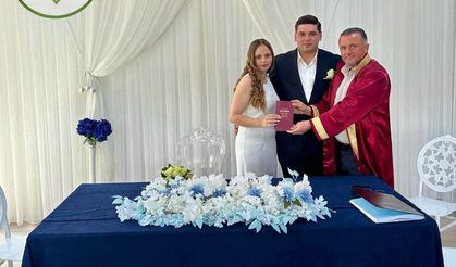 Sinem & Mert çiftinin nikahını Başkan Dereli kıydı