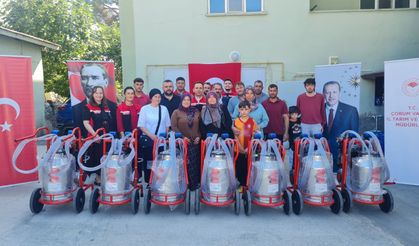 Kargı’da 7 yetiştiriciye süt sağım makinesi desteği