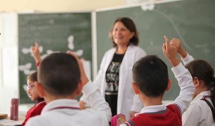 Öğretmenlere mazerete bağlı yer değişikliği duyurusu