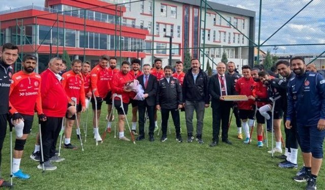 Dünya ve Avrupa Şampiyonu Ampute Futbol Milli Takımına destek ziyareti
