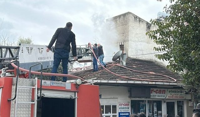 Kargı’da iş yerinin çatısı alevlere teslim oldu