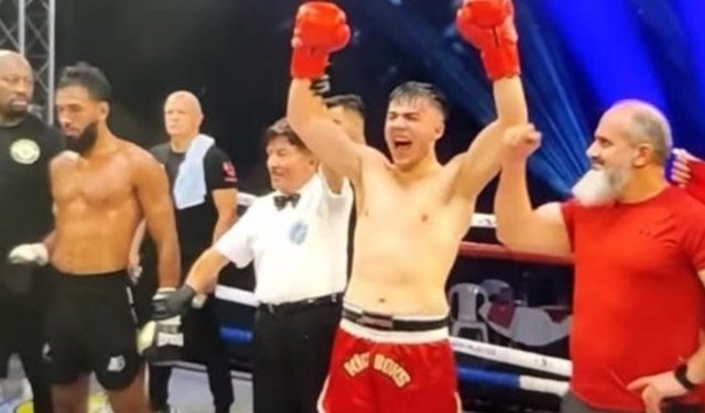 Kargılı altın kemer sahibi Ziya Gündüz şampiyon oldu