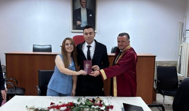 Aynur ve Mustafa Can Cunedioğlu çiftinin nikahını Başkan Dereli kıydı