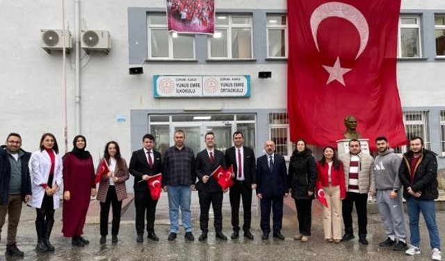 Kargı’daki tüm okullar kırmızı-beyaza büründü