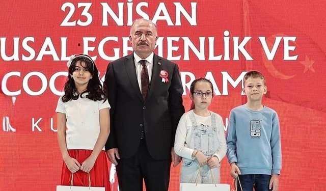 Zehra Şimşek il üçüncüsü oldu: Ödülünü Vali Çalgan verdi