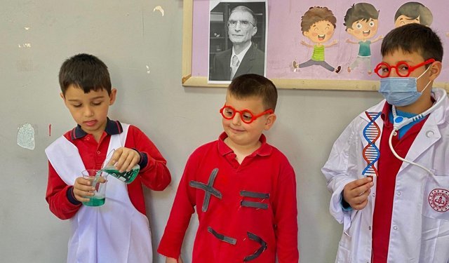 Kargı'da öğrenciler bilim insanlarını canlandırdı