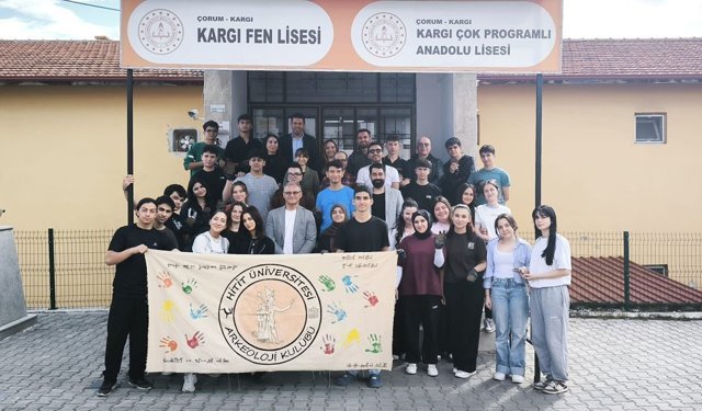 Fen Lisesi öğrencileri çivi yazısı ile tanıştı