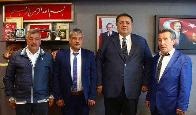 Milletvekili Kaya, Kargılı muhtarları TBMM'de ağırladı