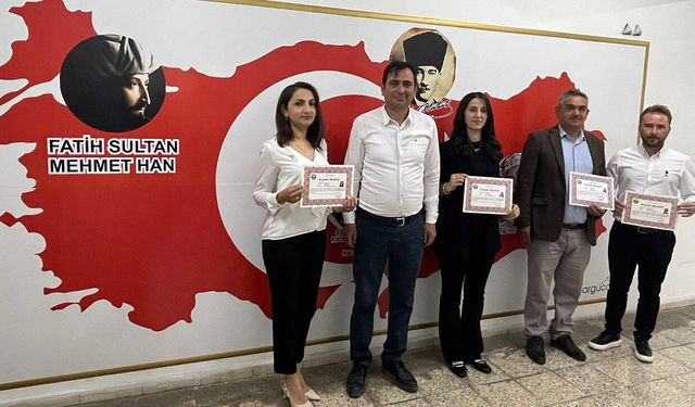 Kargı’da başarılı öğretmenlere belge takdimi
