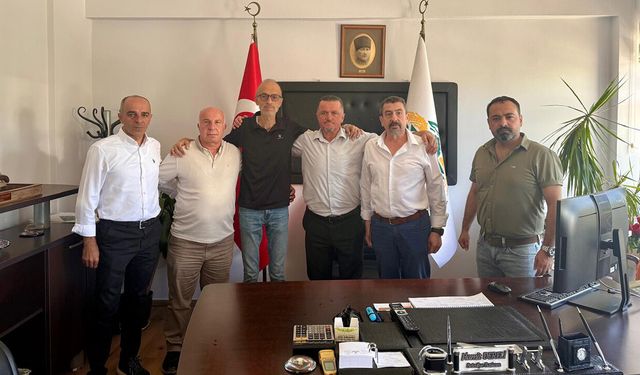 Hamit Dereli ve meclis üyeleri CHP’den istifa ederek Yeni Parti’ye katıldı