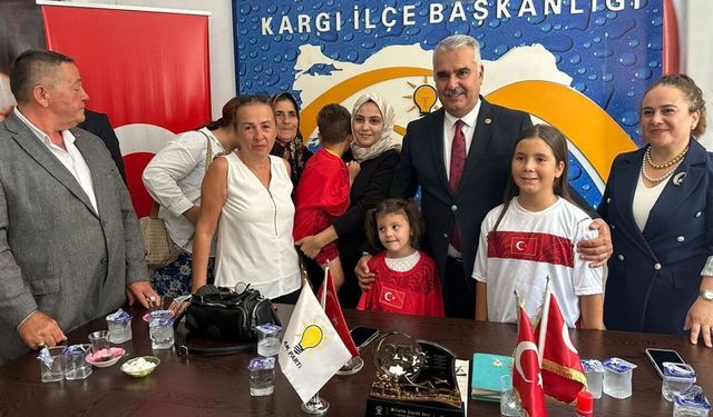 Ahlatcı’dan Kargı’da çocuklara forma sürprizi