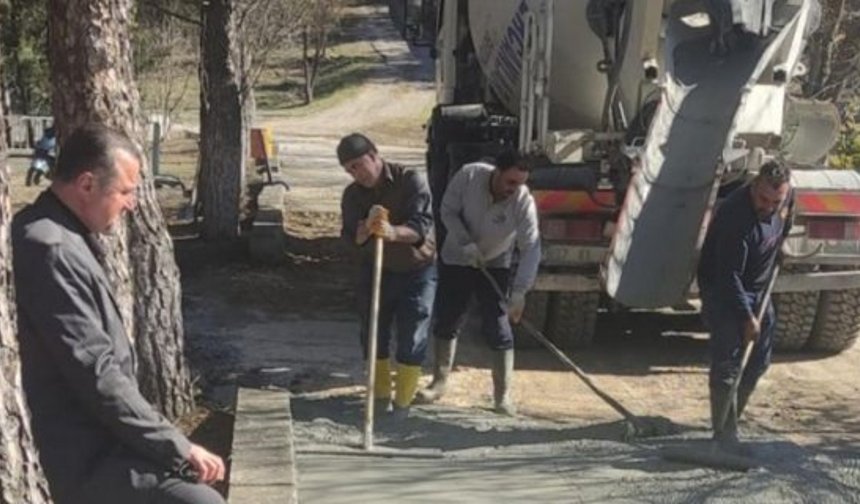 Kargı Mezarlığında Yol ve Çevre Düzenleme Çalışmaları Tamamlandı