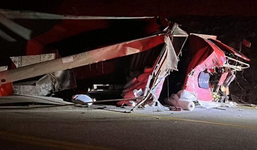 Kargı'da kamyon devrildi: 1 kişi yaralandı