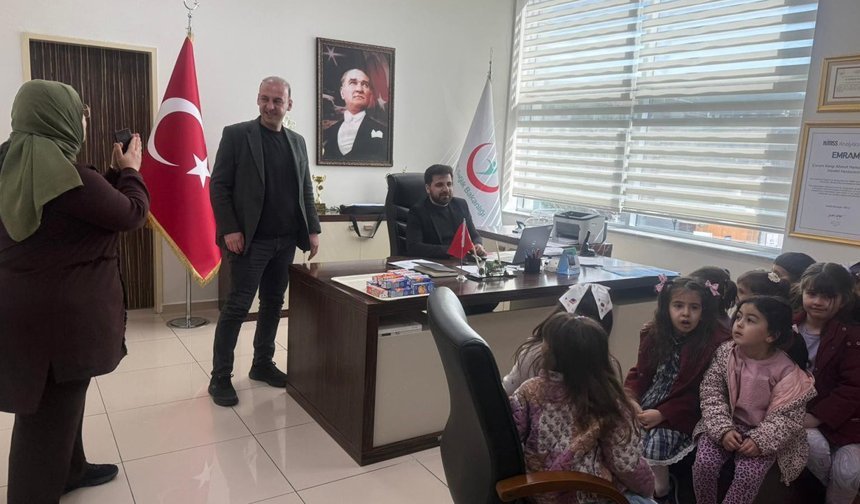 Miniklerden hastaneye Sağlık Haftası ziyareti