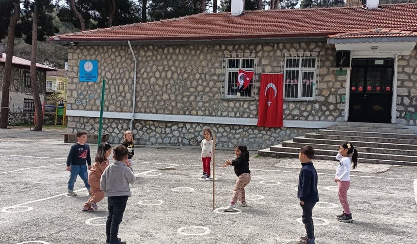 Kargı’da minikler Kazak oyunu “Tayak” ile kültürleri tanıdı