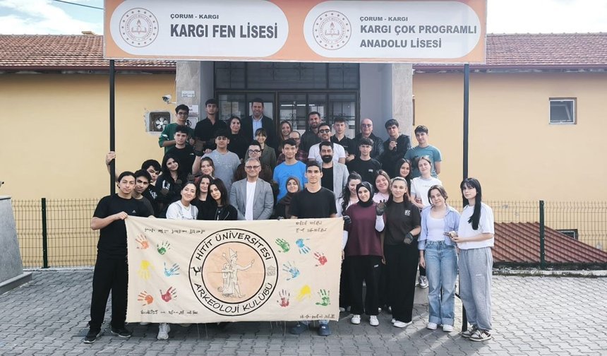 Fen Lisesi öğrencileri çivi yazısı ile tanıştı