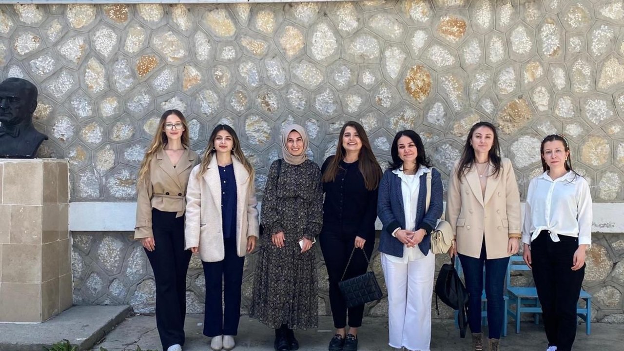 675769704 1375550781273279 3975328853705040033 N