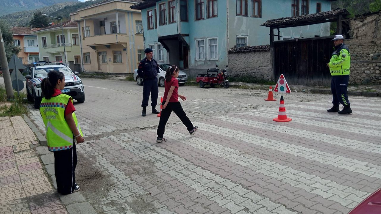 677347908 1446729970828612 2435229091028431058 N