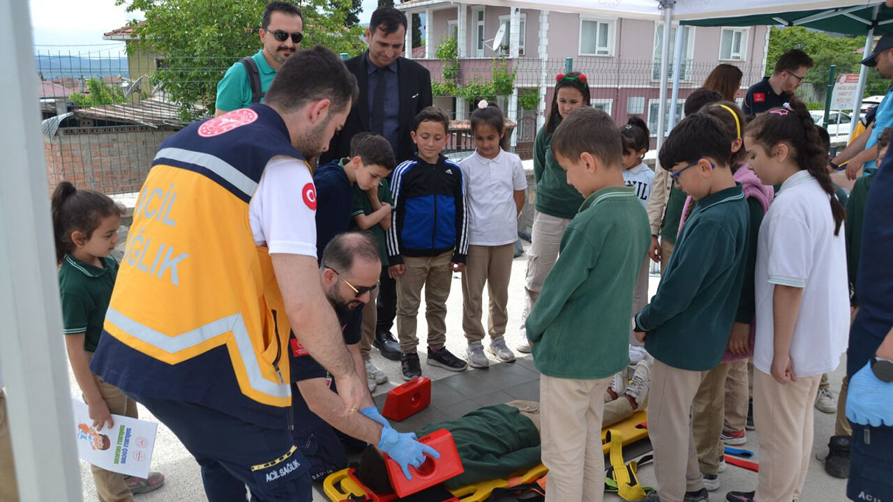 Kargı’da öğrencilere UMKE ve 112’den hayat kurtaran eğitim